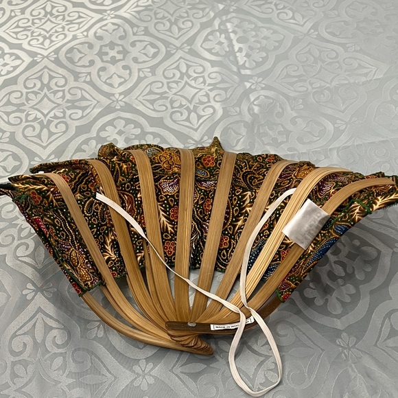 Incredible LEGEND vintage Folding Bamboo Fan Hat ,multicolored made in Indonesia - Picture 10 of 10